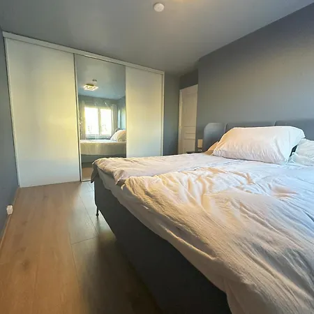 Modern And Cozy Near The Centre